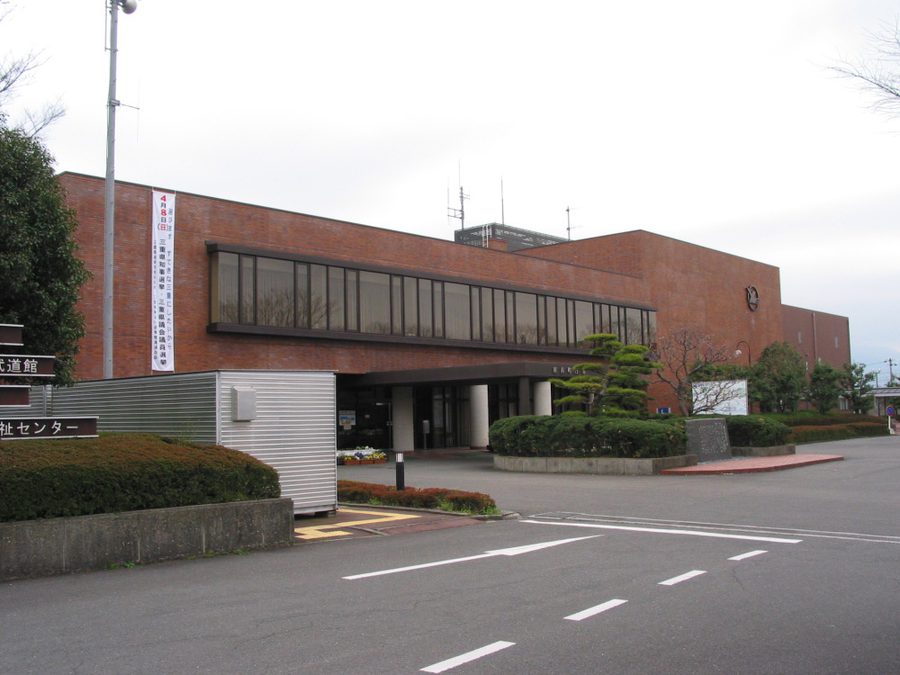 東員町役場庁舎
