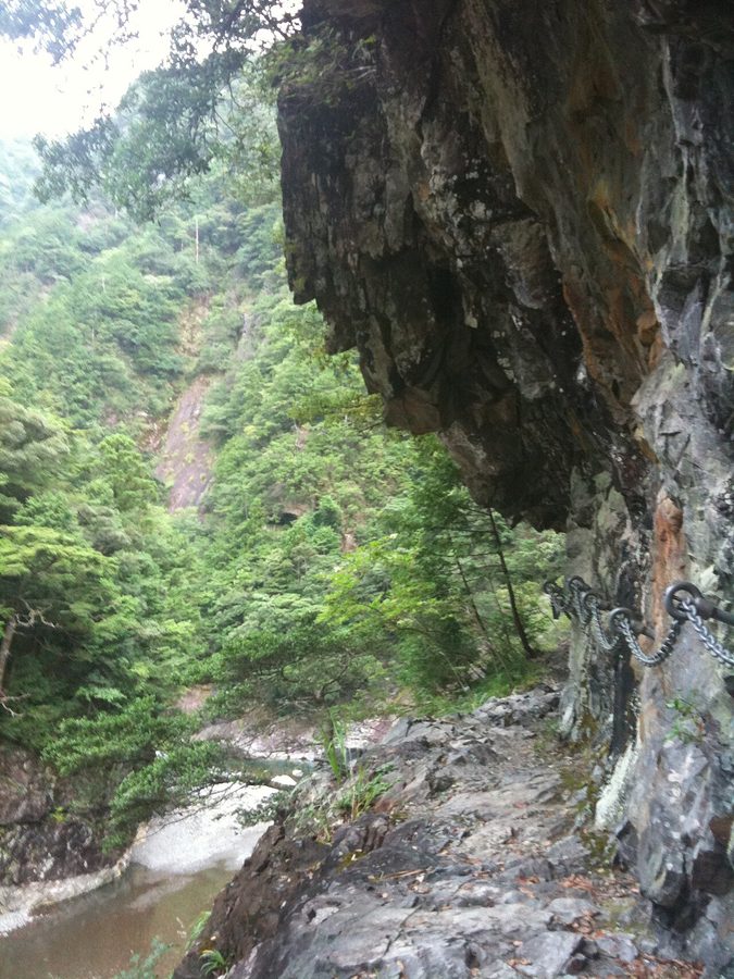 大台ヶ原登山口の入り口、片洞門（大杉谷側）