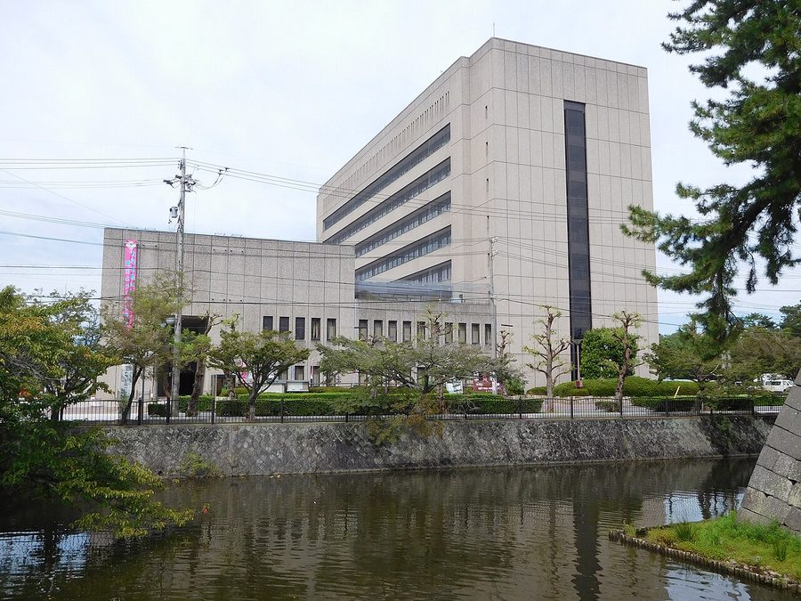 津市役所本庁舎