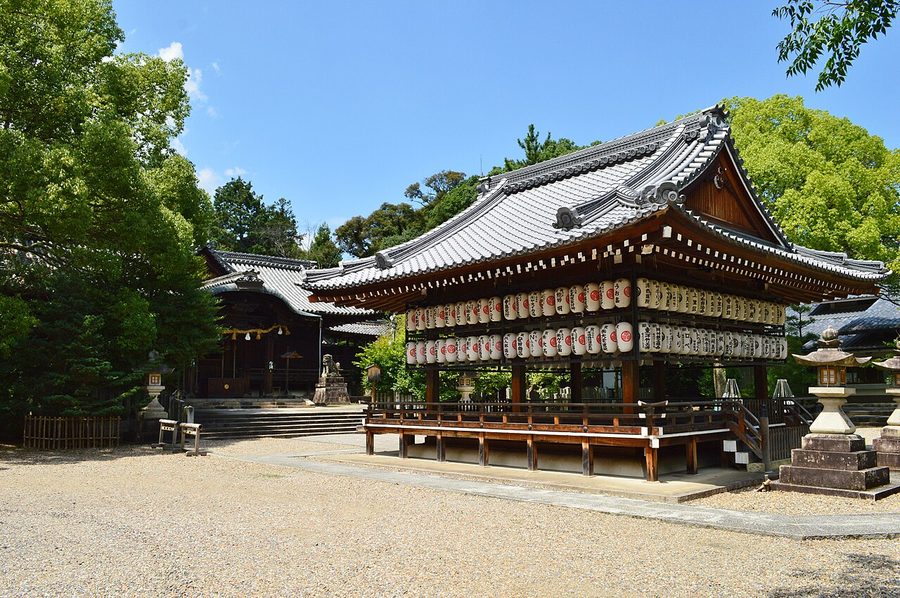 向日神社の拝殿