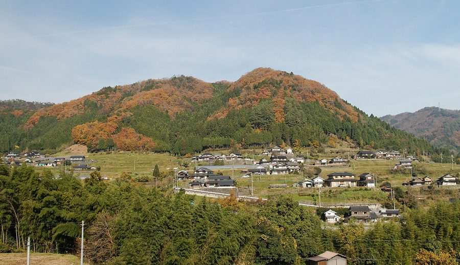 京丹波町内の里山の風景