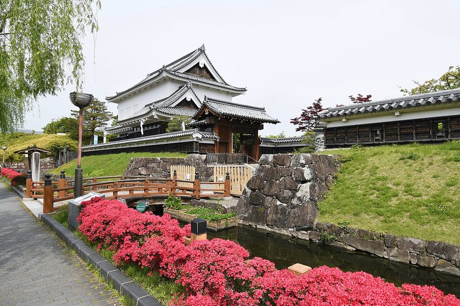 勝竜寺城の模擬櫓と虎口
