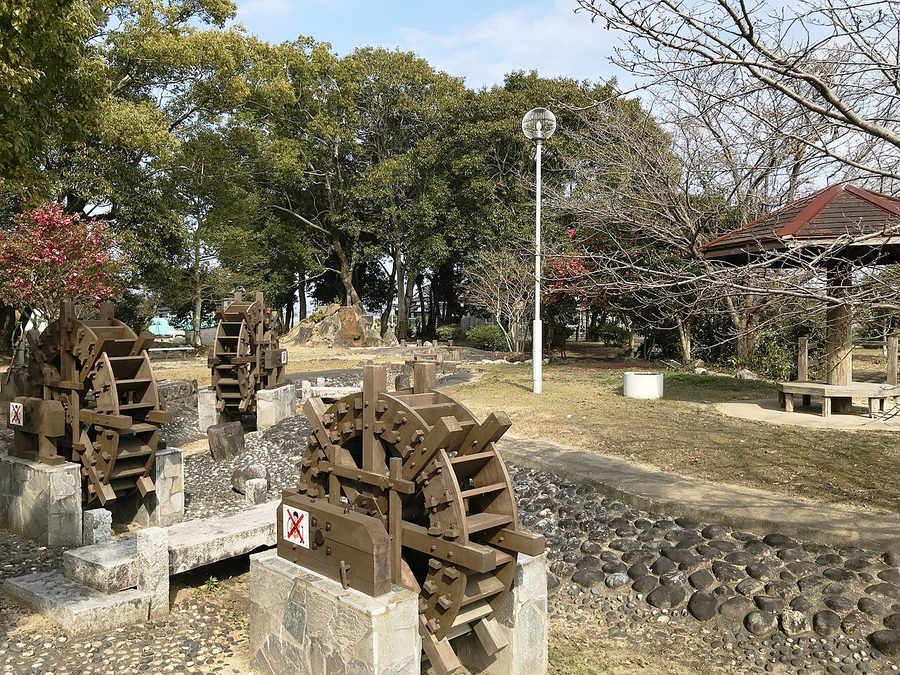 三連水車ウォーターランド江迎公園の水車