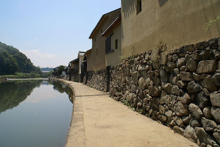平福の川端風景