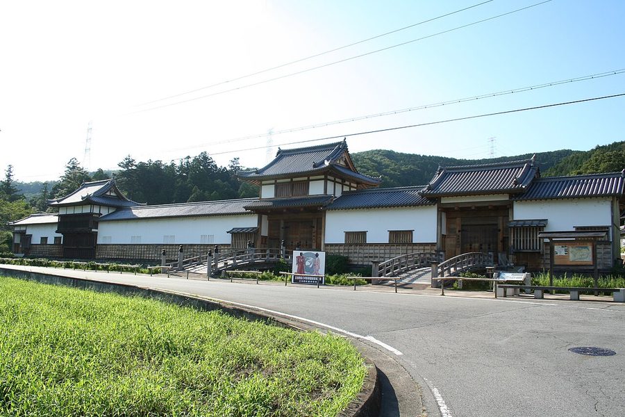 三日月陣屋