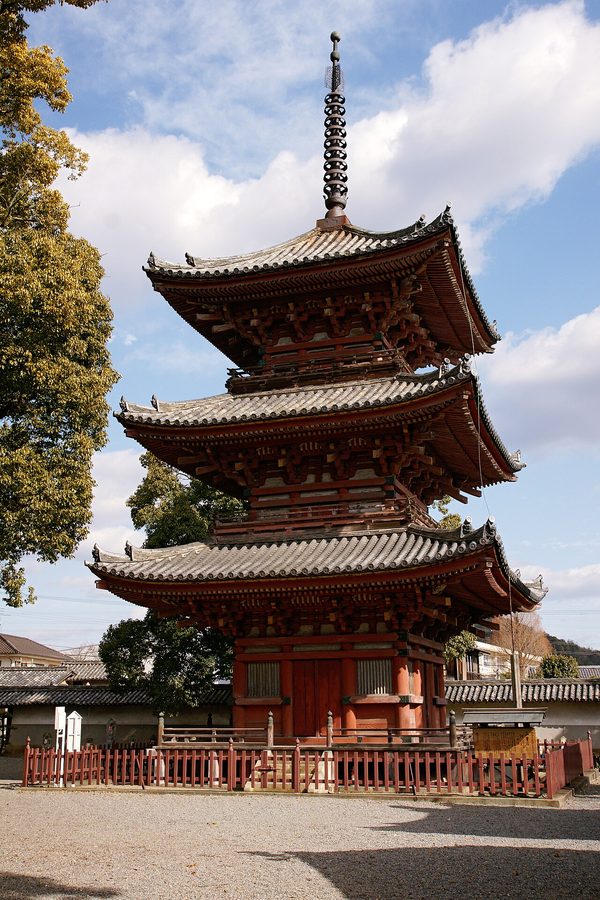 斑鳩寺の三重塔