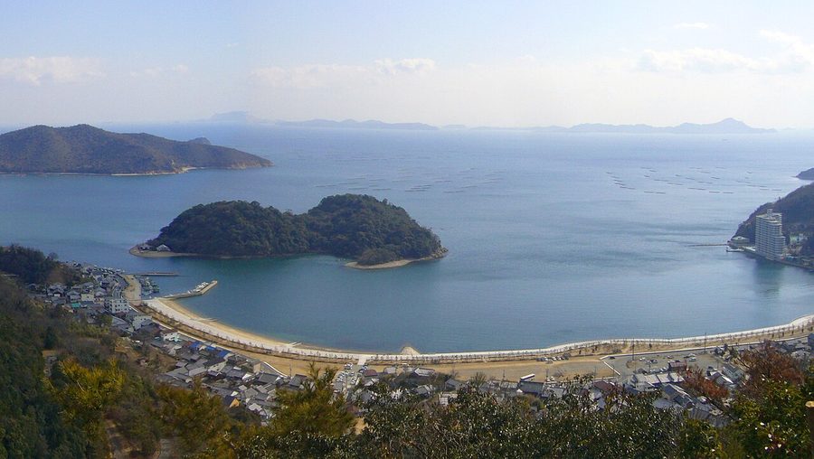 坂越の港町と生島