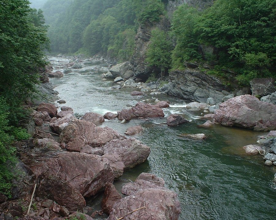 鵡川の赤岩青巌峡