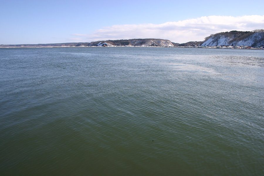 厚岸湖を湖北地区から望む