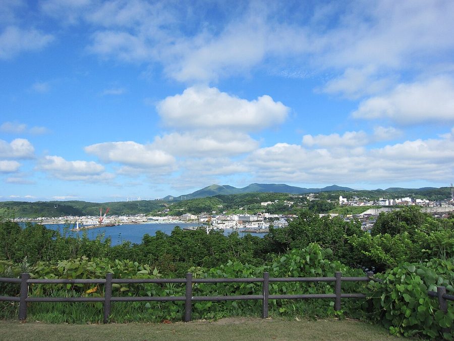 鴎島から中歌町方面を望む
