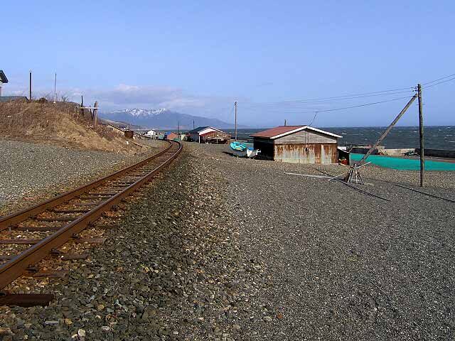 日高本線・日高門別付近の海岸