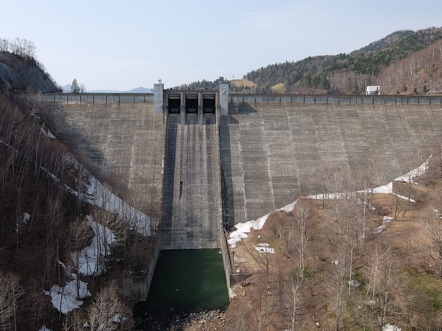 糠平ダムの堤体