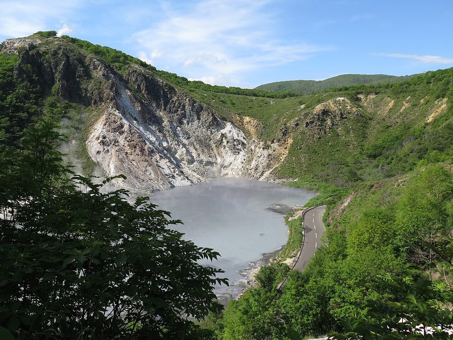 日和山と大湯沼