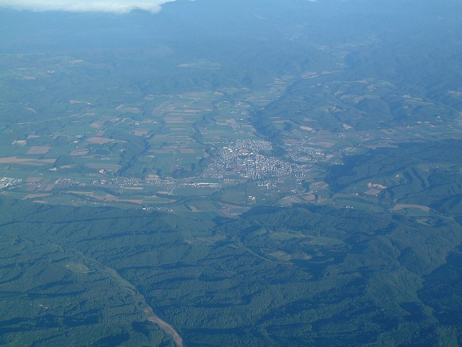 上空から見た津別町の市街地