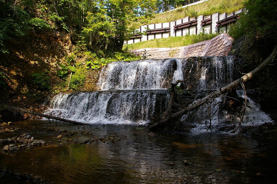 鹿鳴の滝
