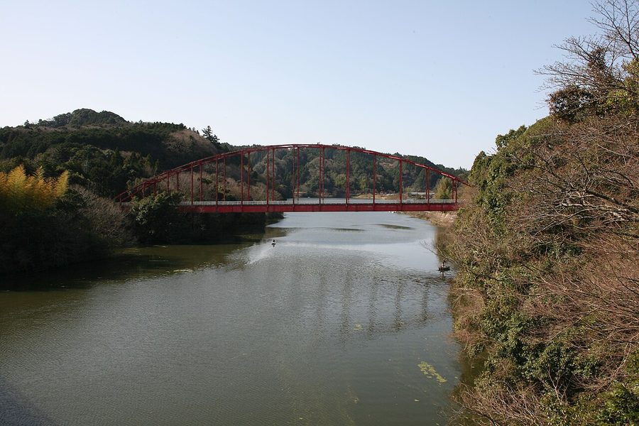亀山湖に架かる橋