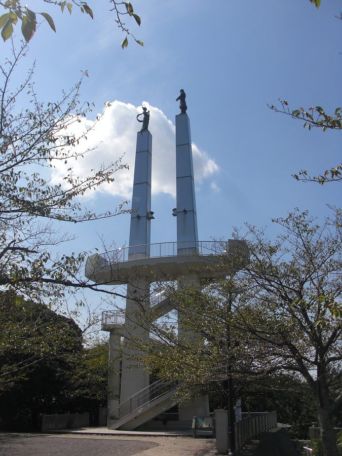 太田山公園にある展望塔「きみさらずタワー」