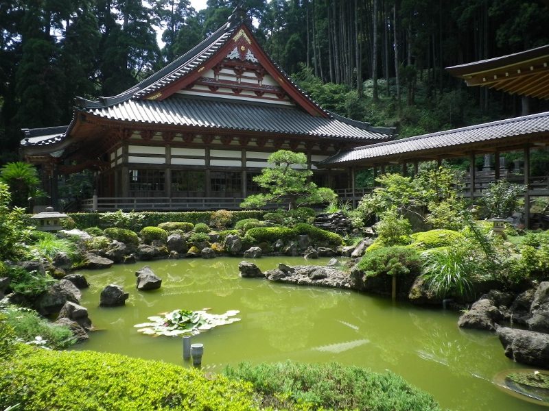 本漸寺の庭園