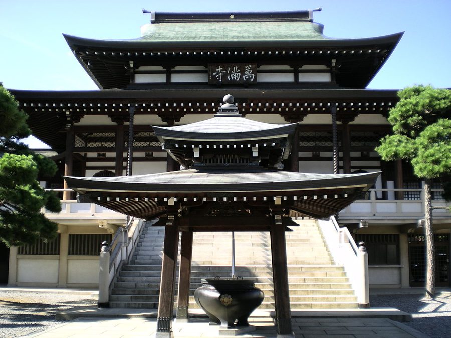 萬満寺の本堂