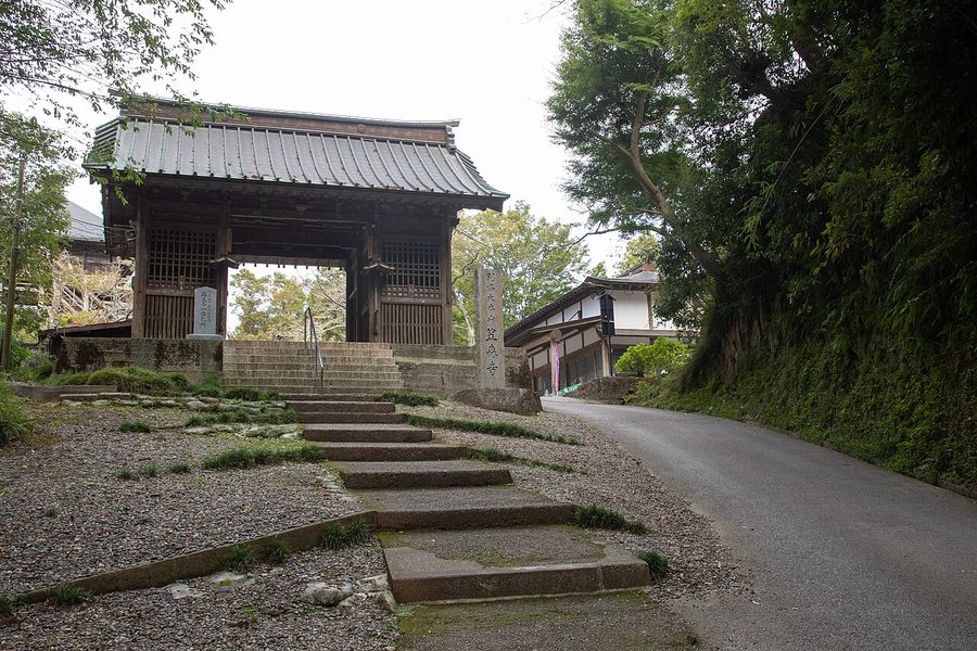 笠森寺の山門