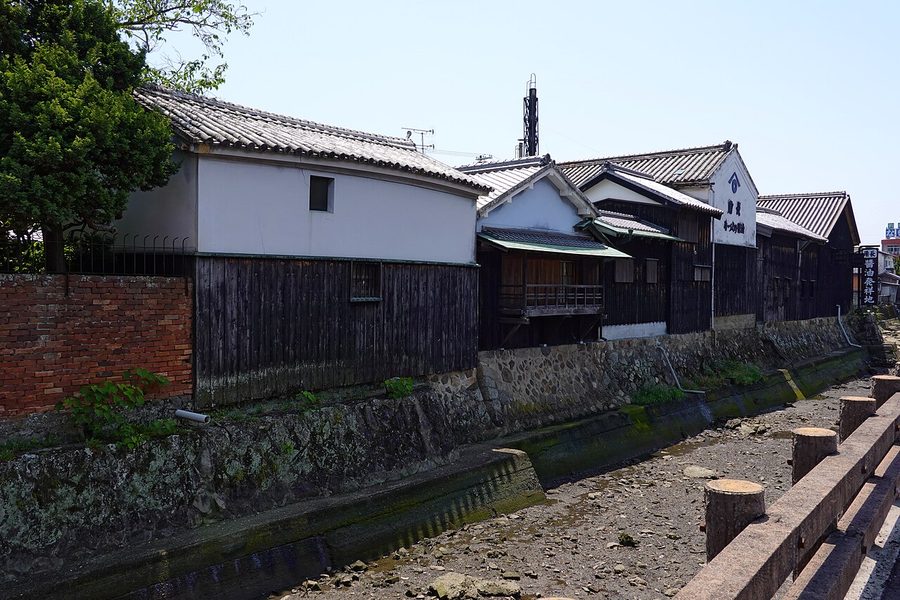 醤油醸造の老舗「角長」の建物