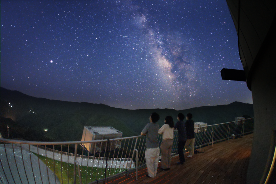 みさと天文台の星の塔から見える天の川