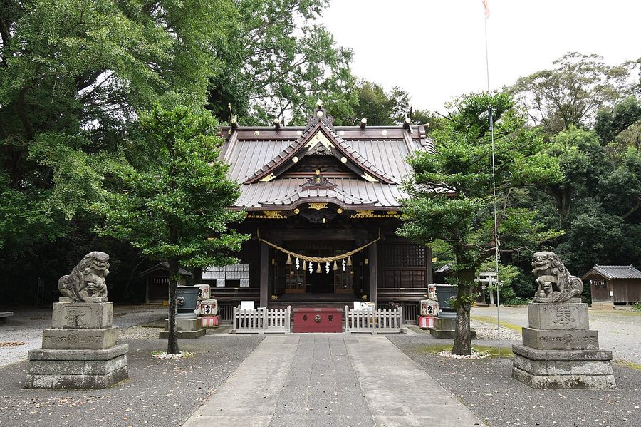 玉敷神社の拝殿