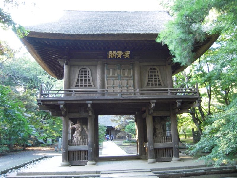平林寺の山門