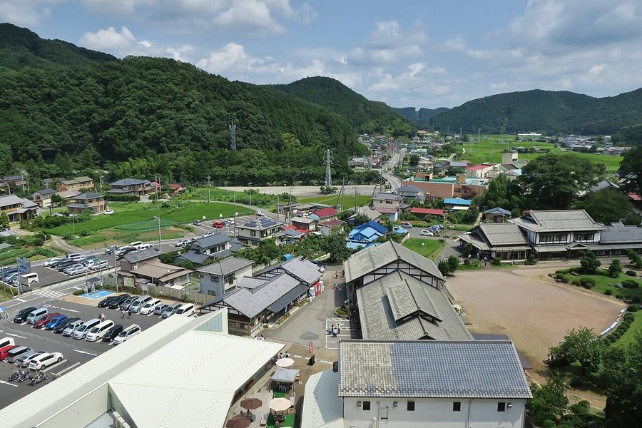 道の駅和紙の里ひがしちちぶを彫刻の森展望台から見下ろした風景