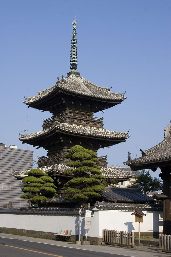 龍原寺三重塔
