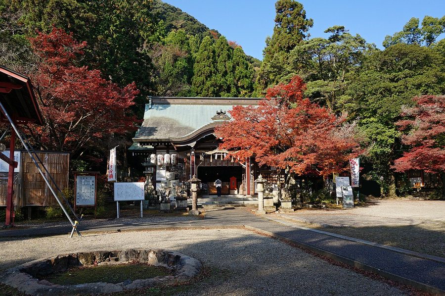 若山神社の社殿