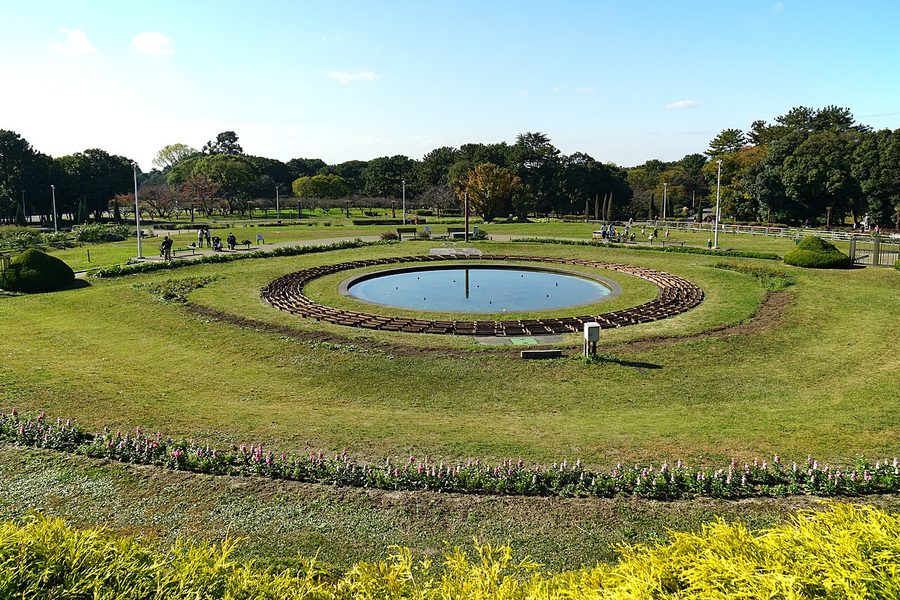 服部緑地の噴水広場