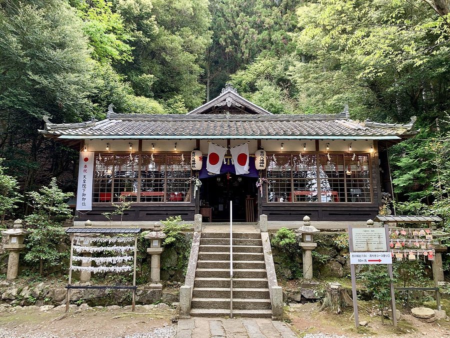 吉川八幡神社の御社殿
