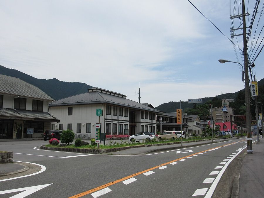 川上村役場前の交差点