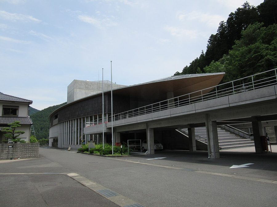 やまぶきホール(川上村立図書館)
