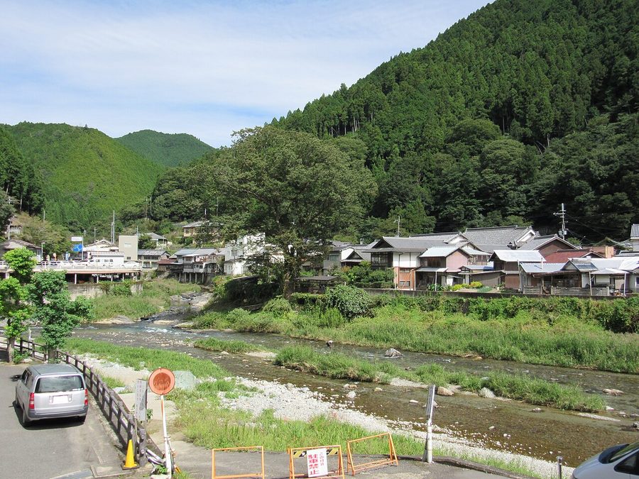東吉野村中心部、鷲家口地区の町並み