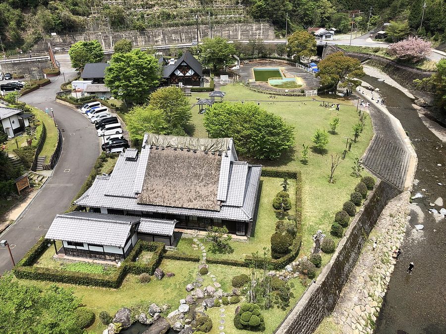 黒滝・森物語村を上空から見た様子