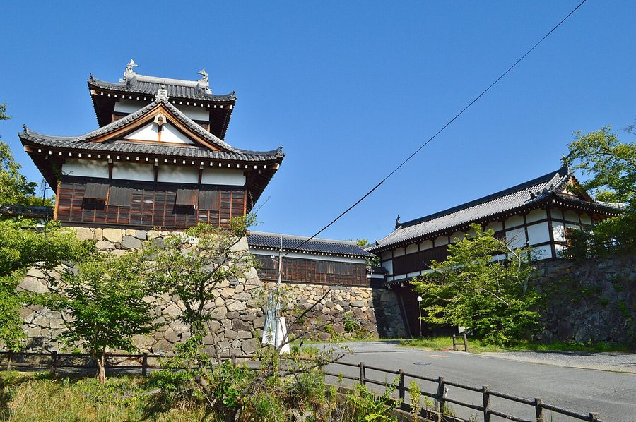 郡山城跡の追手門と追手向櫓