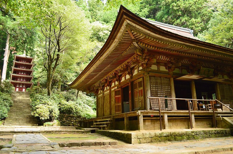 室生寺の本堂と五重塔