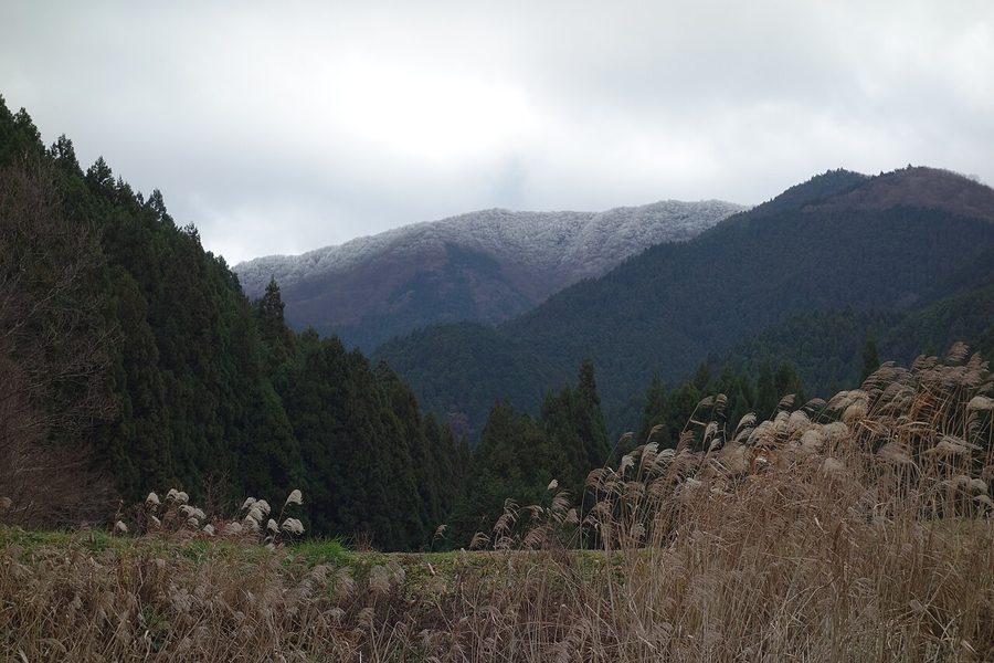 三峰山を北北西から望む