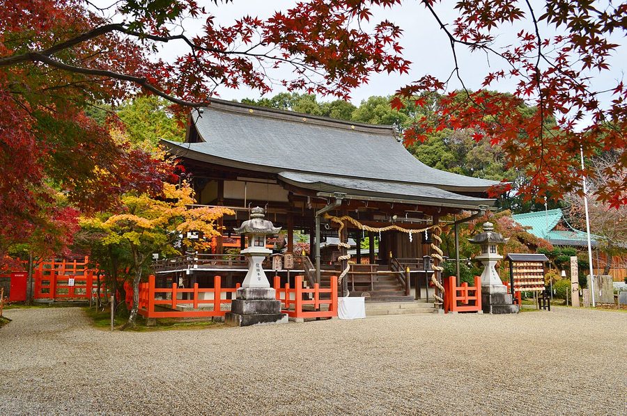 龍田大社の拝殿