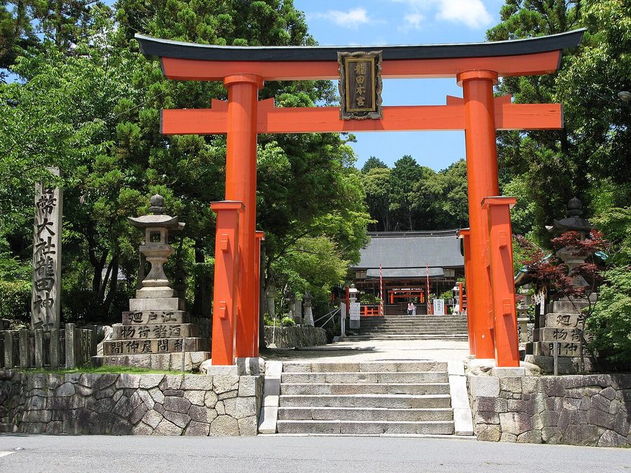 龍田大社の大鳥居