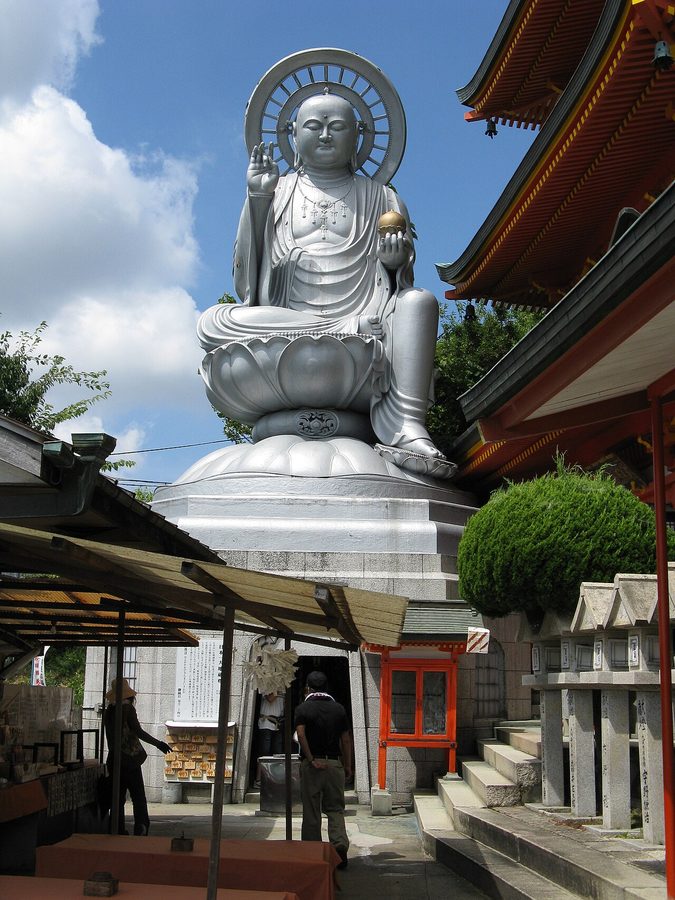 信貴山玉蔵院の日本一大地蔵尊
