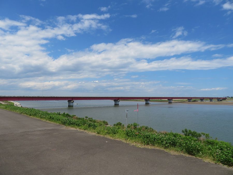 阿武隈川に架かる宮城県道10号亘理大橋
