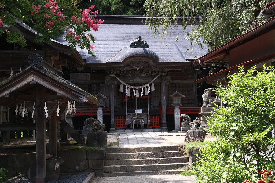 刈田嶺神社（蔵王町遠刈田温泉）の拝殿
