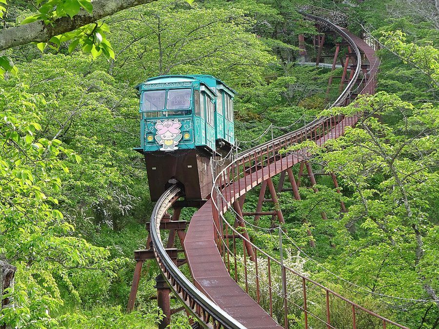 船岡城址公園のスロープカー