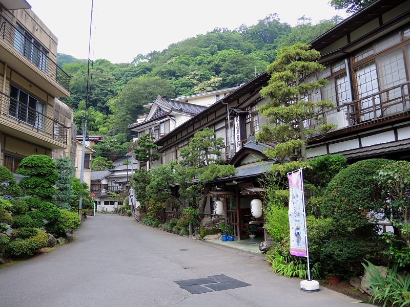 鎌先温泉の街並み