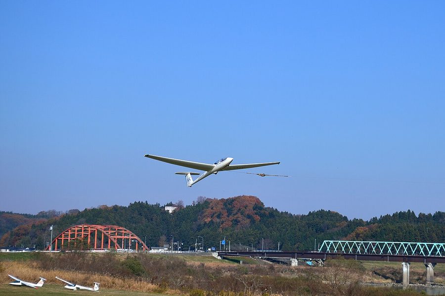 角田滑空場を飛ぶグライダー