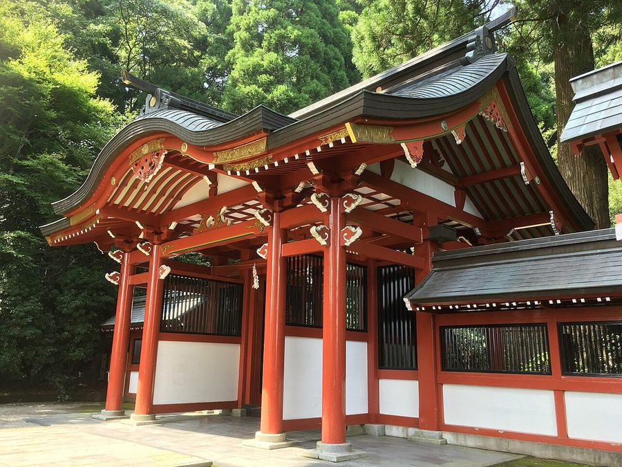 霧島東神社の門