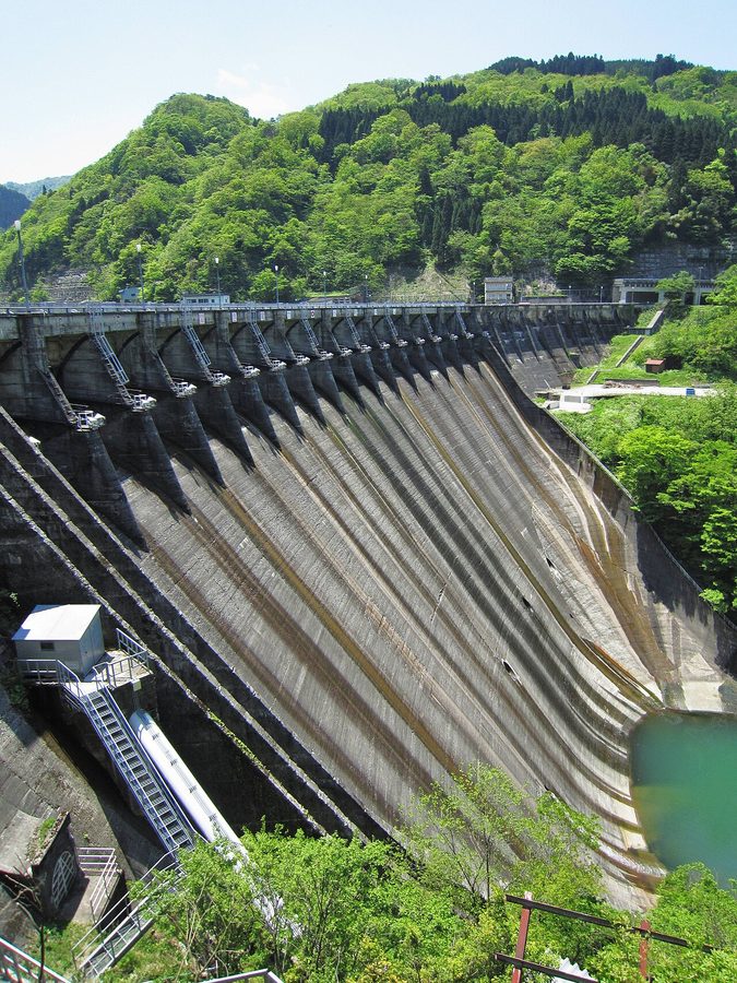 庄川に架かる小牧ダム